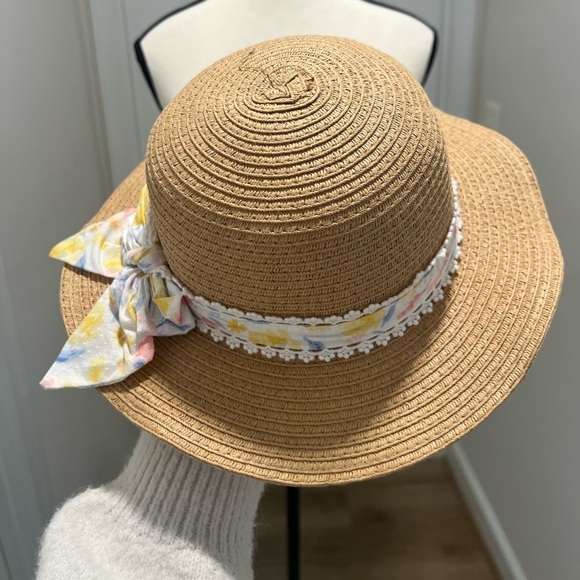 Stylish Straw Hat with Floral Bow - Picture 8 of 12